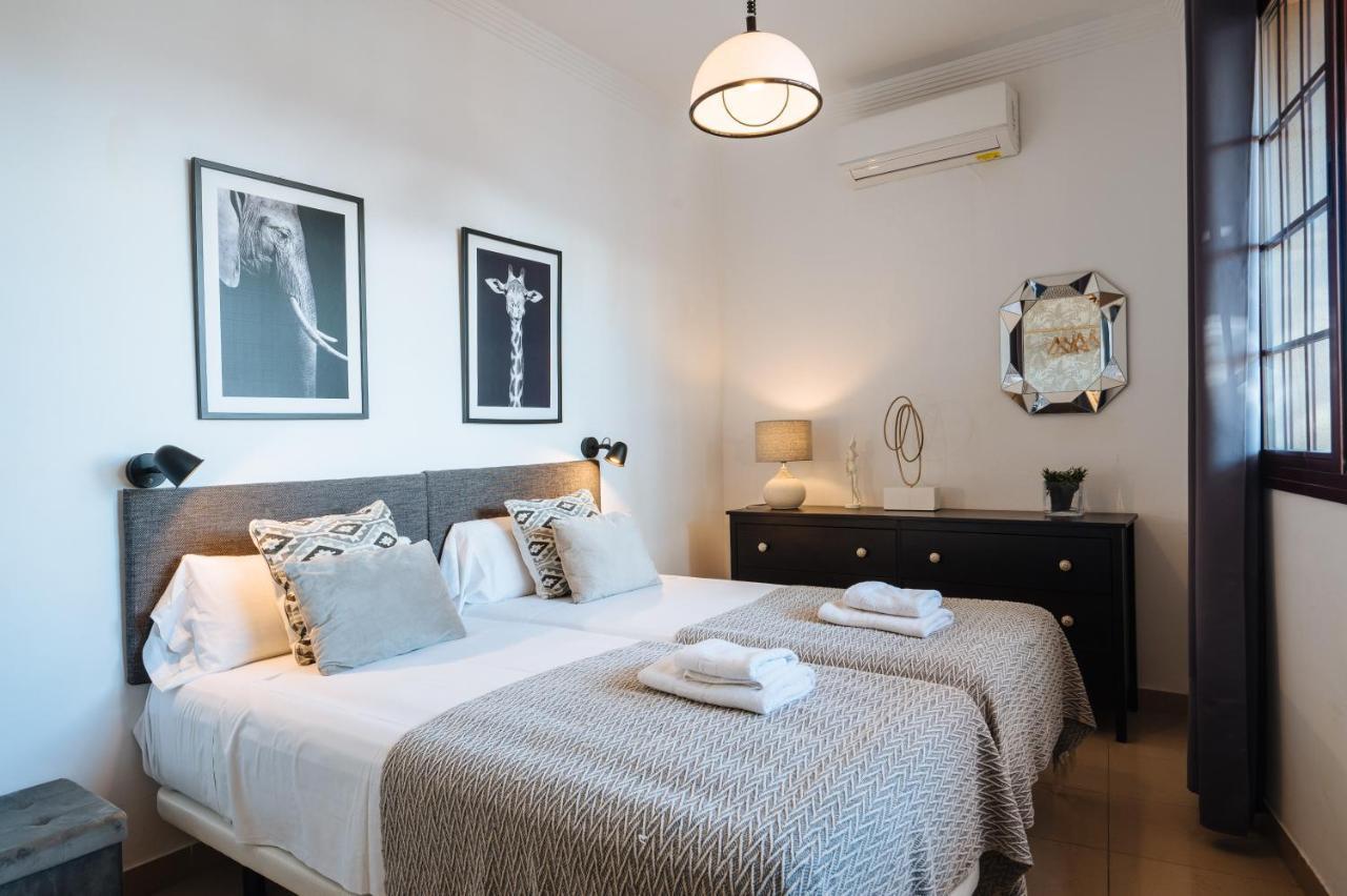 Homeyseville-amazing Penthouse Giralda Views 8 Pax, Parking Optional * Séville