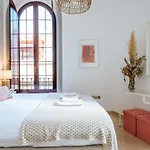 Homeyseville-Amazing Penthouse Giralda Views 8 Pax, Parking Optional